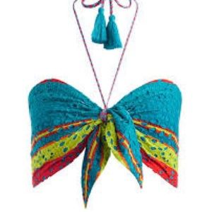 Alice and Olivia hauler